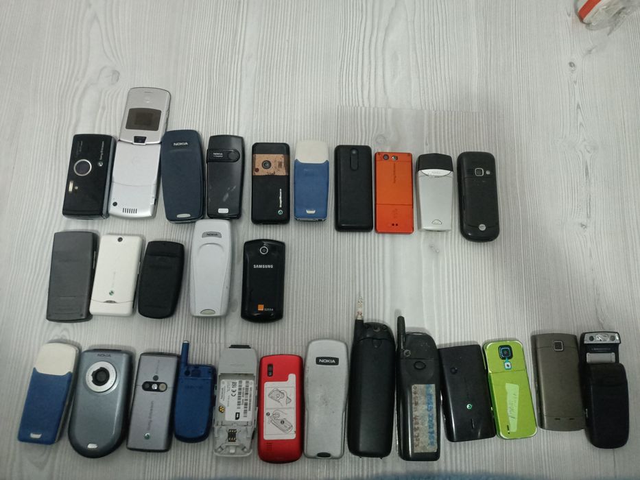 Nokia , sony ericsson , motorola