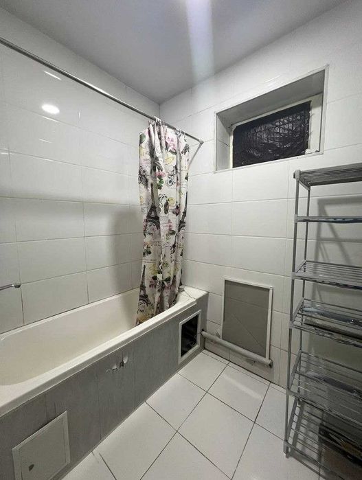 Продаётся 2в3-комнатная квартира в доме 77-серий, 11 квартал. TL