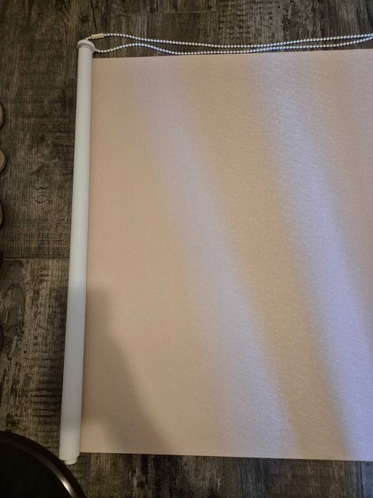 Vând jaluzele pentru geamuri