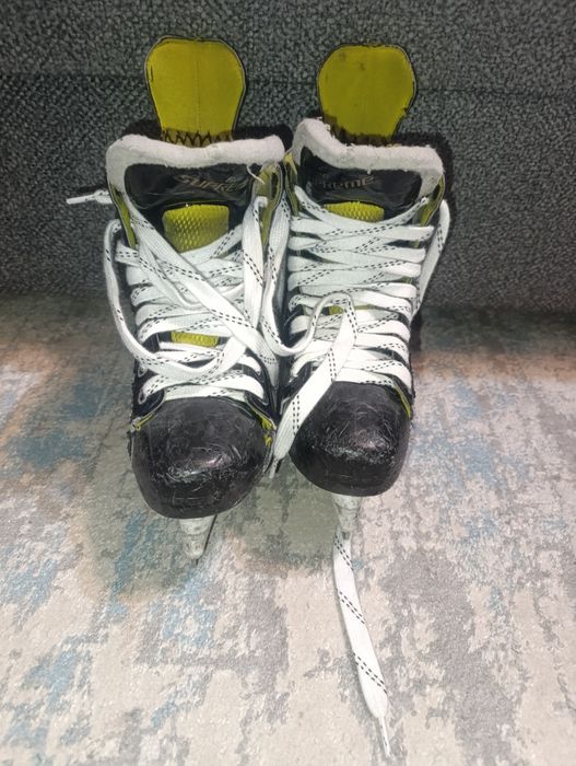 хоккейные коньки