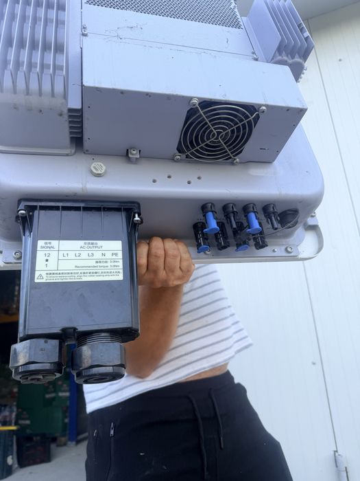 Vand invertor trifazic huawei