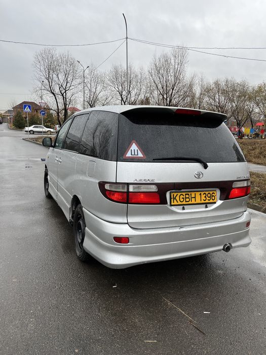 Машина Тайота естима эконом класс