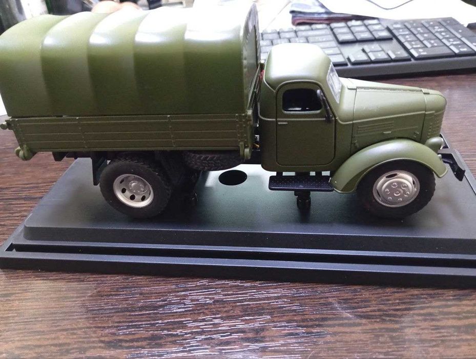 Модель Грузовик военный