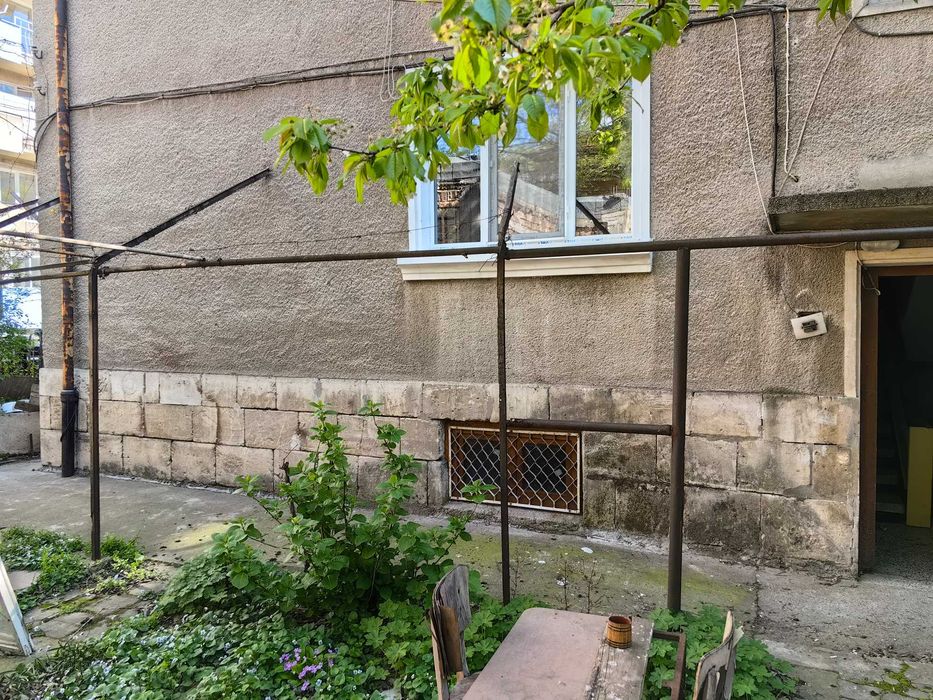 Дава се под наем Етаж от къща в Русе, Родина 1 - 100 кв.м за 357 € - Снимка #22