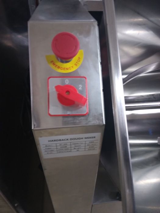 Тестомесачки Месобъркачки от два различни производители