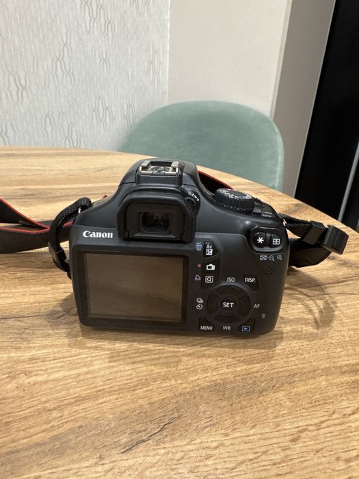 Фотоаппарат Canon EOS 1100D