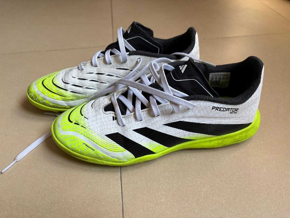 Ghete de fotbal Adidas Predator, marimea 38