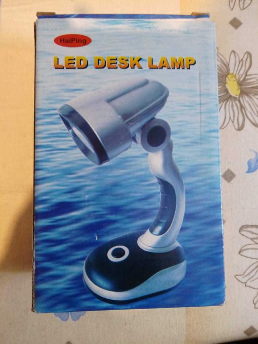 LED Настолна лампа на батерии