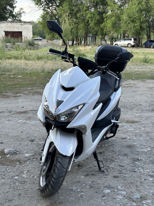 Продам скутер(мопед)  150куб