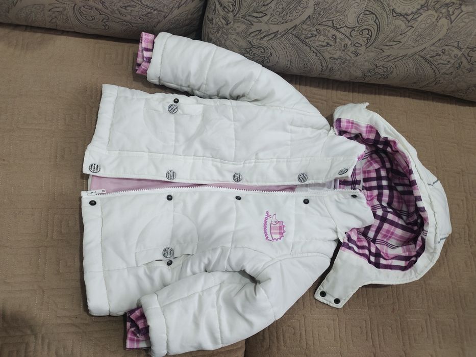 Детские куртки и шапка