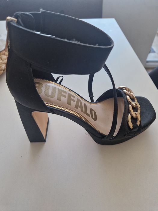 Обувки  BUFFALO 37 номер. Нови !