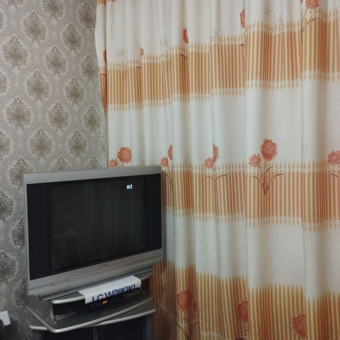 Lj продается телевизор с тумбой и туйнир