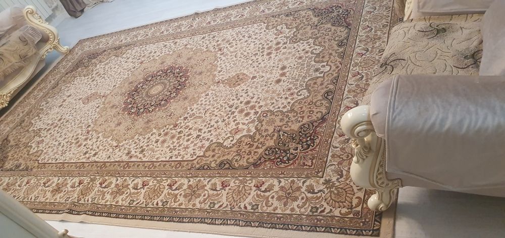 Срочно ,срочно ! Продам ковер