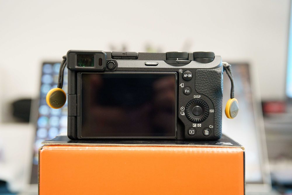 Продавам Sony a6700 в Гаранция