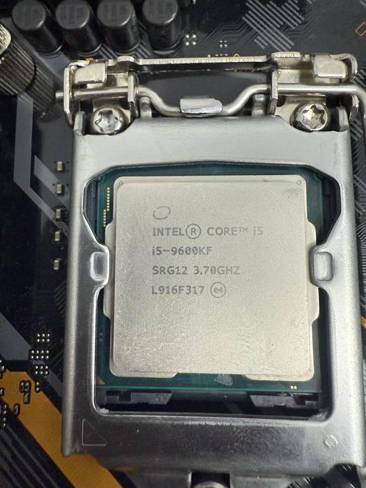Процессор i5 9600kf 6 ядерный