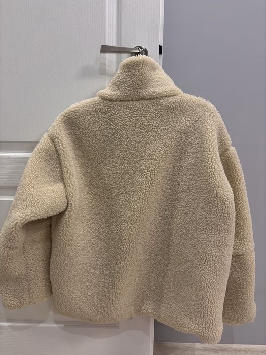 Пухено бежово яке H&M