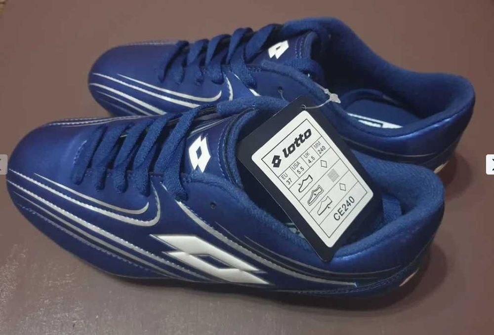 Ghete fotbal Lotto Punto Flex