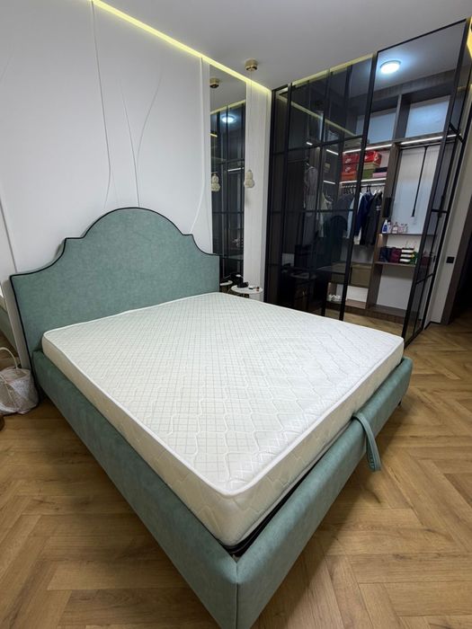 Спальная кровать