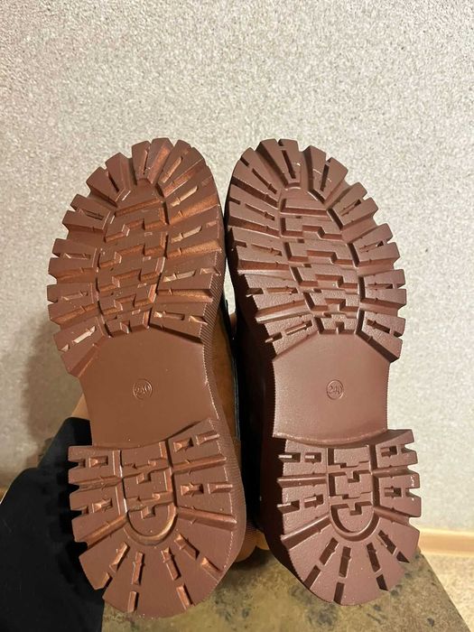 Ботинки новые 37 размер 4000тг