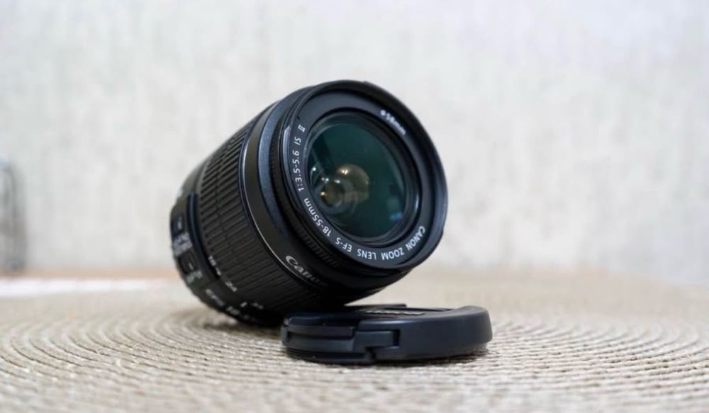 6600 кадъра + подарък чанта DSLR фотоапарат CANON EOS 2000D