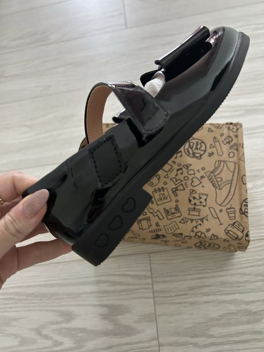 Туфли школьные новые