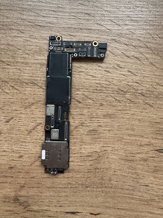 Продам материнскую плату на iphone 12mini