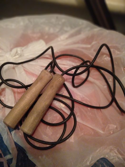 Продам скакалку .