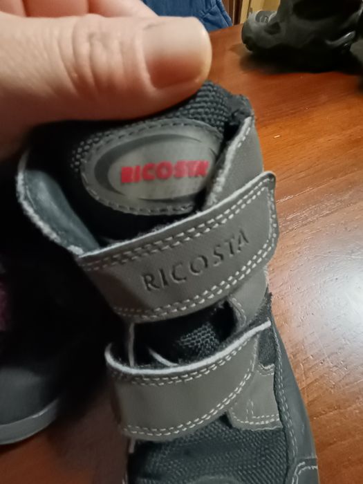 Van încălțăminte copii  mărimea 31 și 30