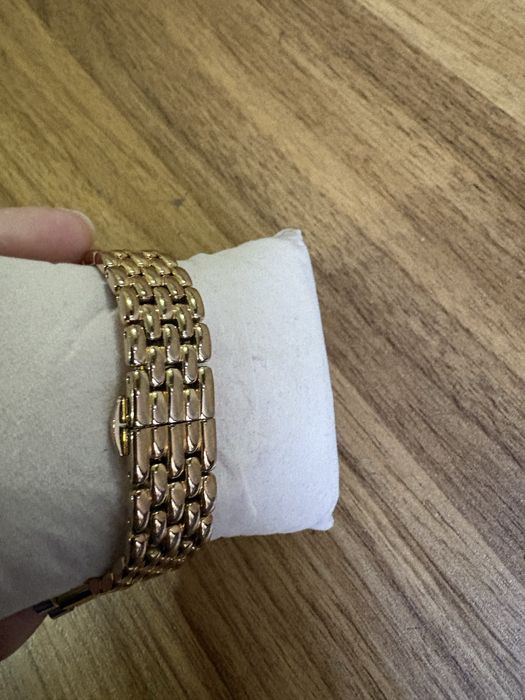 Ayollar soati ARMANI