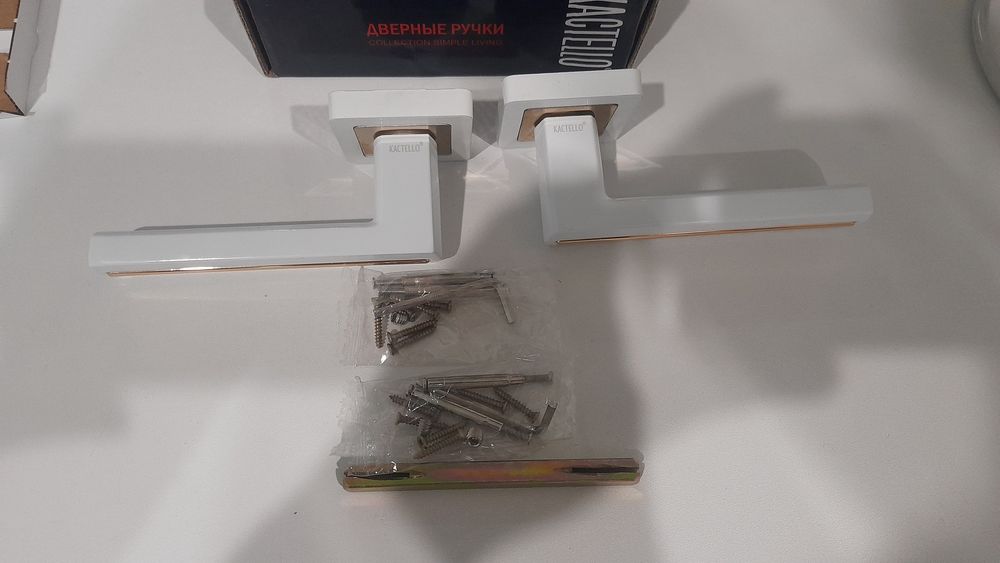 Продам дверные ручки