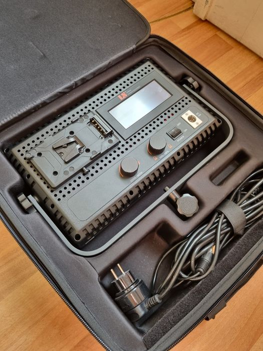 Видео LED осветление Lishuai LED576ASVL - комплект 2 броя