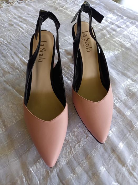 Не подошёл размер обуви. Новые. Неодеванные.