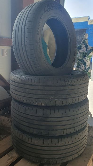 Продам комплект резины