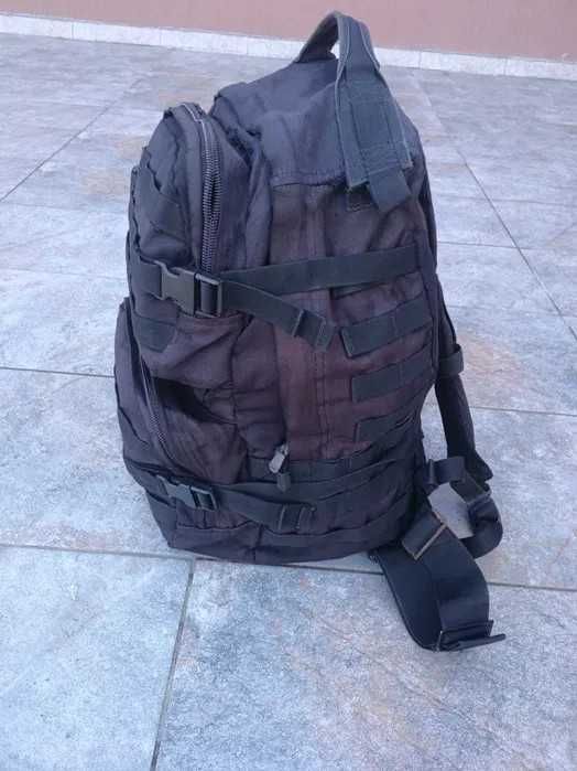 Vând rucsac militar