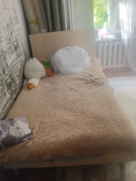 Кровать для спальни