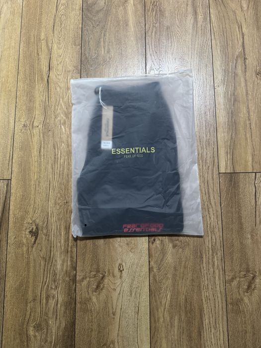 Fear of God "Essentials" - 3553NT1AL5 Black Shorts