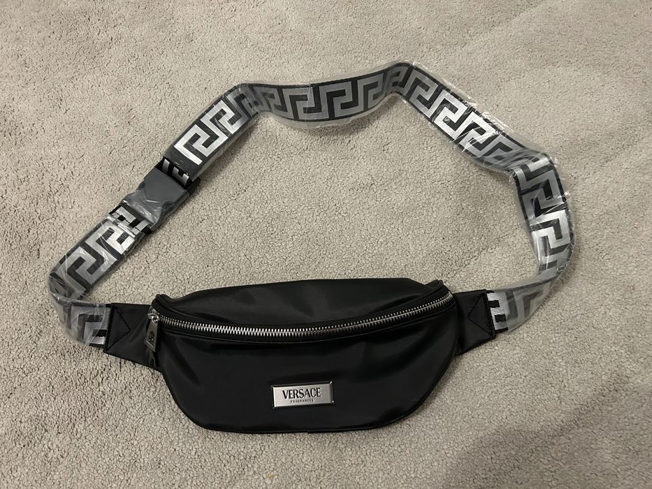 Чанта за кръст Versace