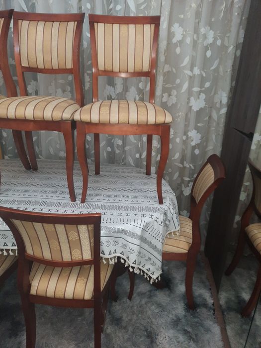 Стулья почти новые 6шт