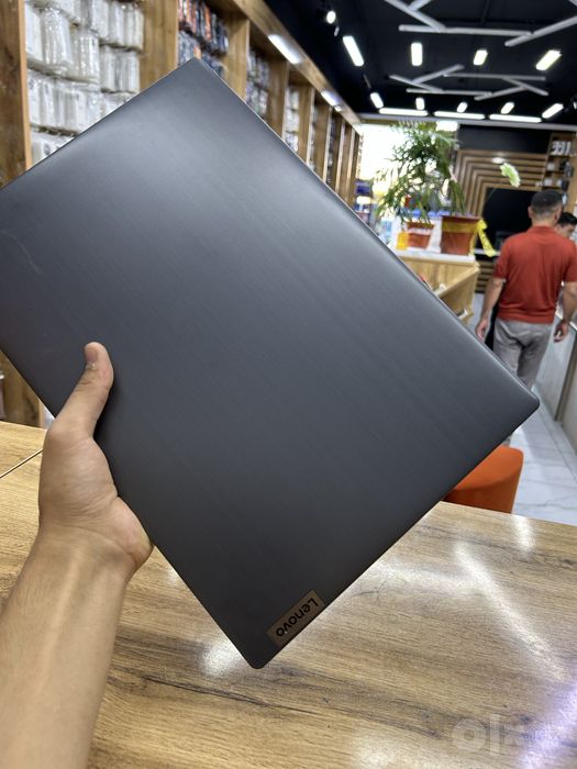 Lenovo Core i3 10110U