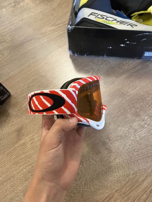 Лыжные очки продаю