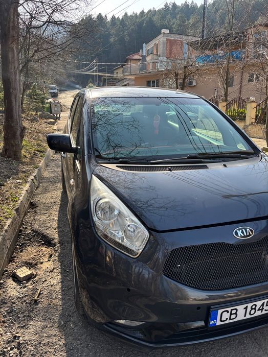 Продавам Киа Венга