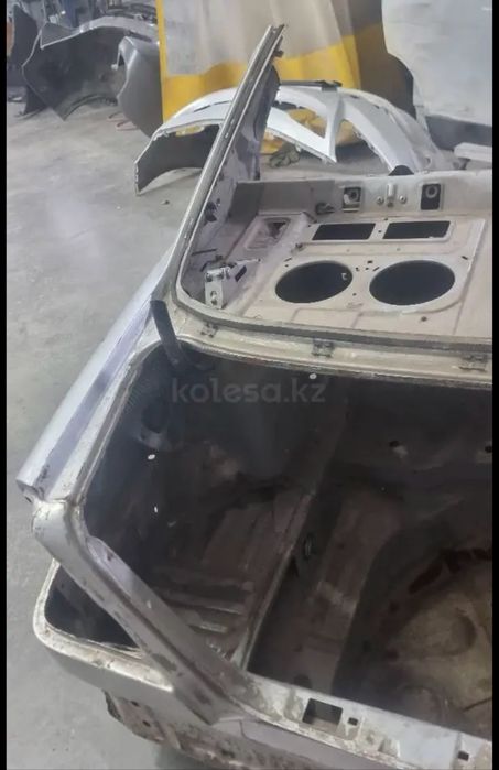 Крыло задние мерседес С 180