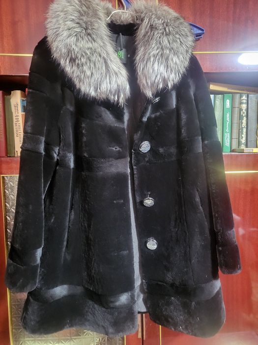 Продам зимние куртки