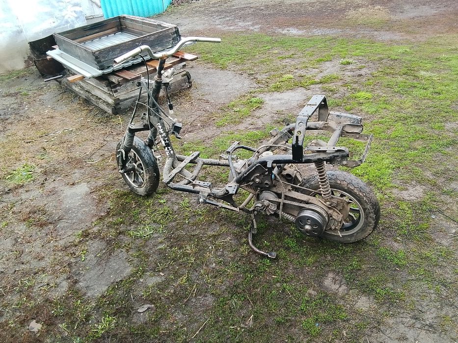 Продам скутер на запчасти