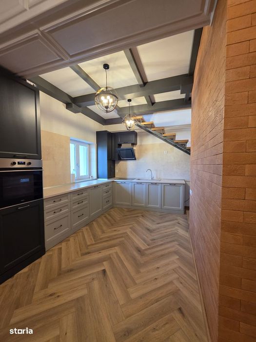 Penthouse exclusivist,parcare proprie!