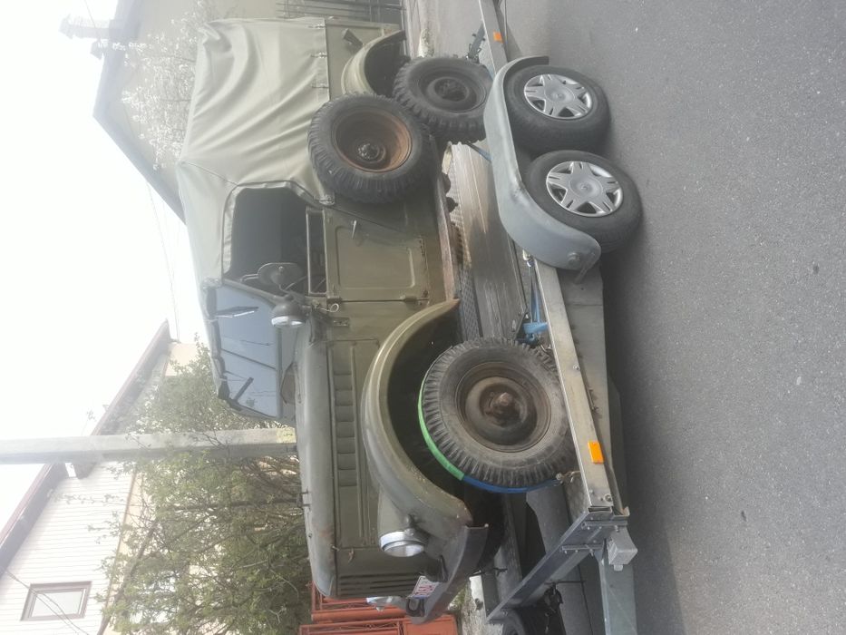 Transport auto pe platforma