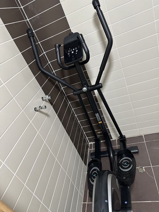 Bicicleta eliptica foarte putin utilizata