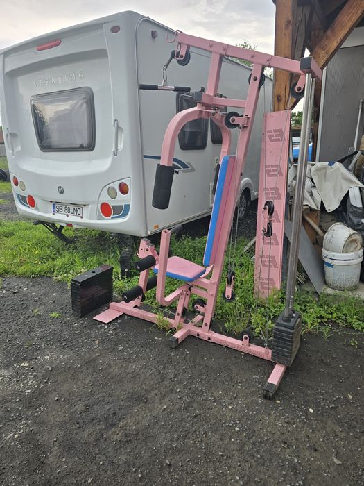 Aparat fitnes multifunctional