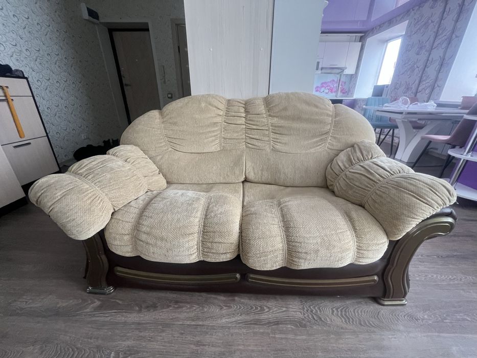 Срочно продам диван