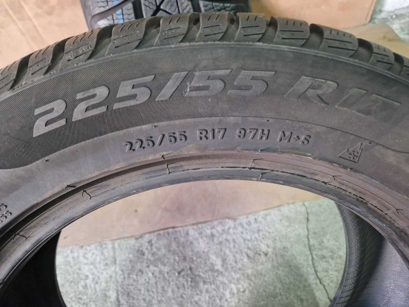 2 Pirelli R17 225/55
зимни гуми 
DOT4017